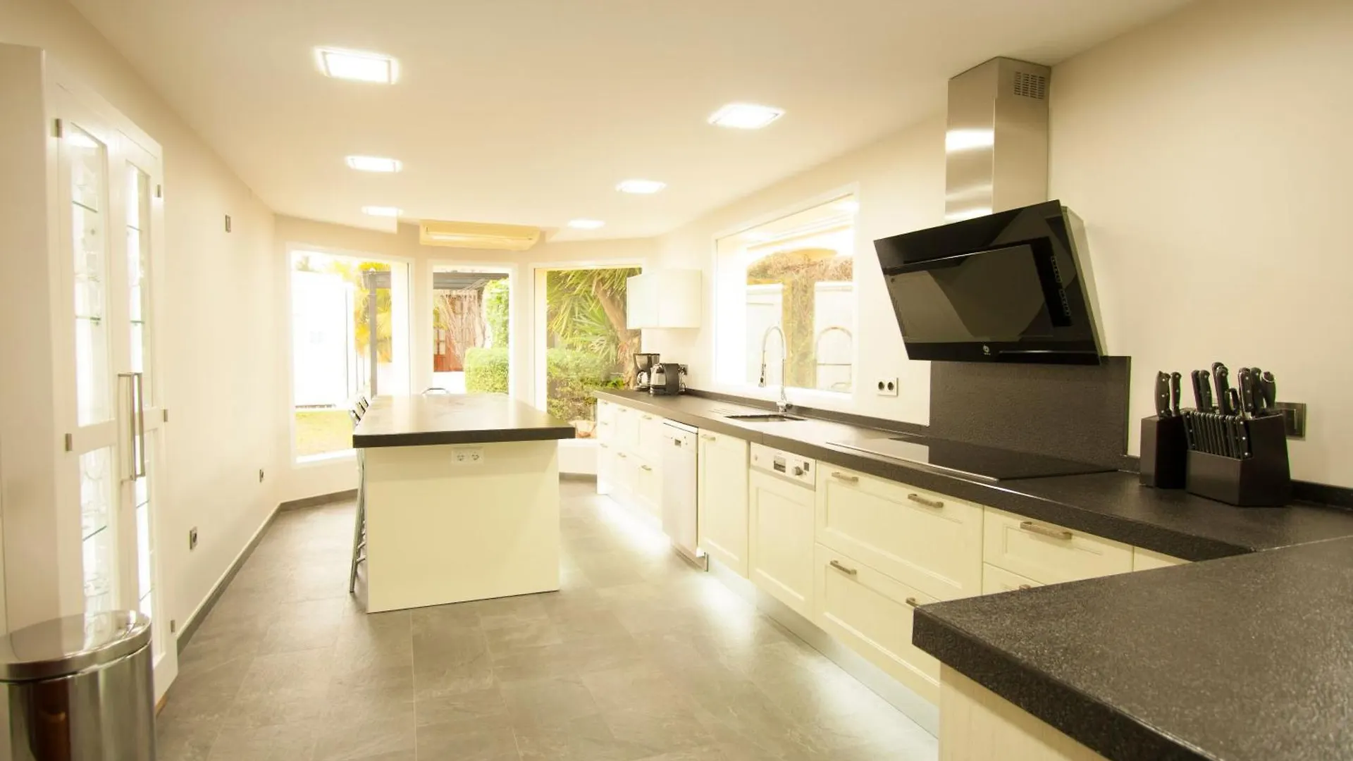 Holiday home Villa Turrion Fuer 14 Personen In Marbella