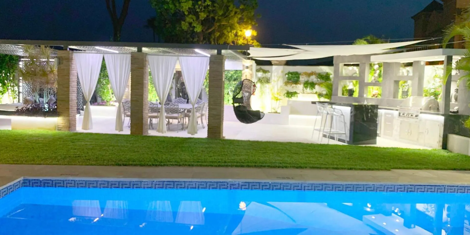 Villa Turrion Fuer 14 Personen In Marbella
