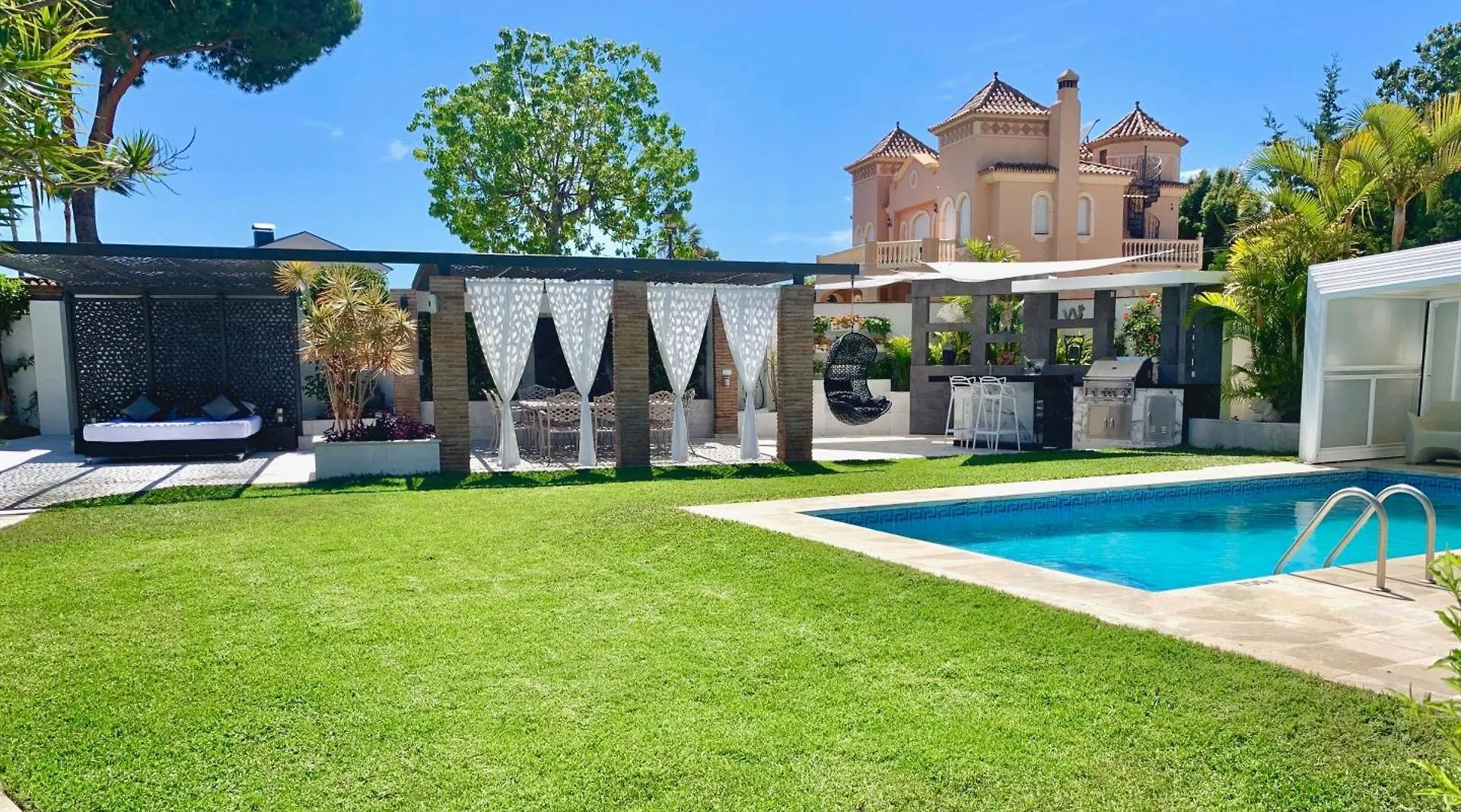 Holiday home Villa Turrion Fuer 14 Personen In Marbella Spain